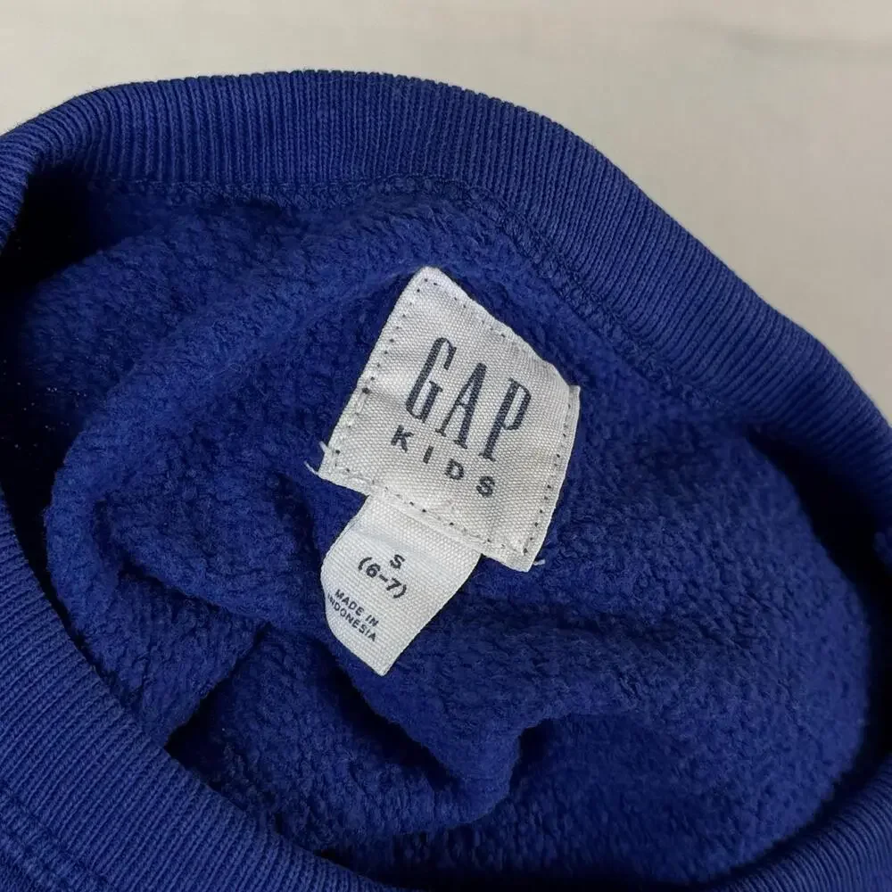 Gap Kids Blue‎ Size S 6-7 Sweatshirt With logo Spellout